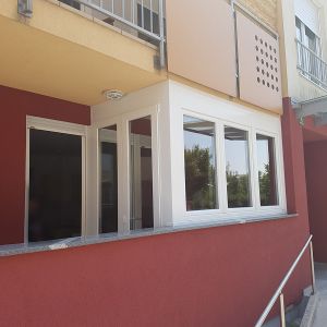 PVC zasteklitev balkona